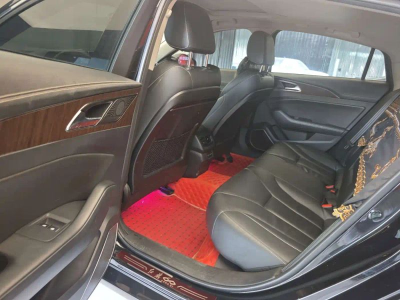 Hongqi h5