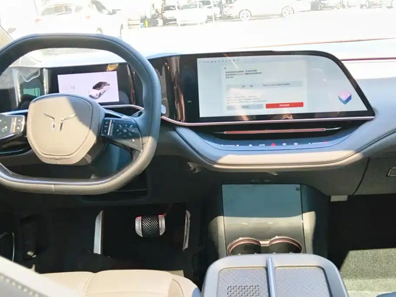 Hongqi eh7