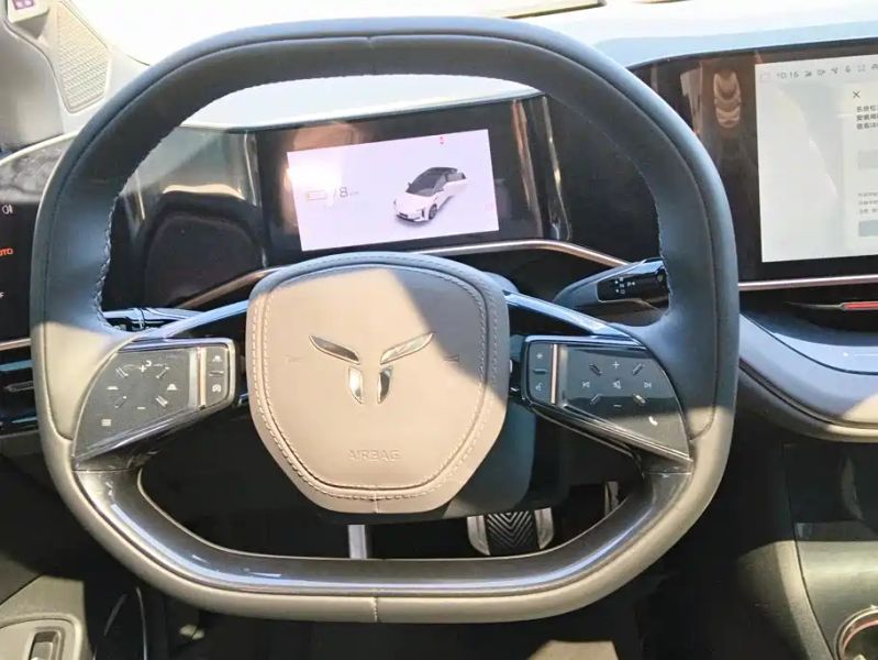 Hongqi eh7