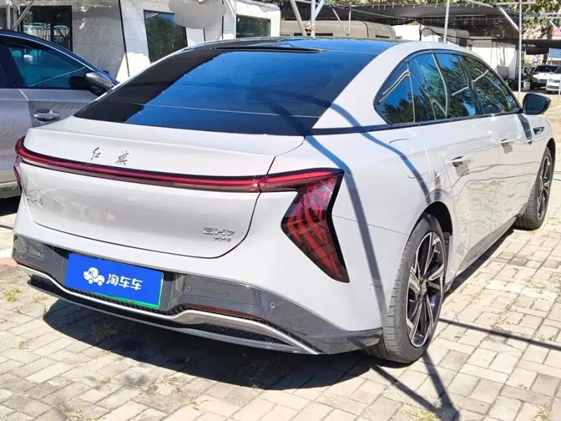 Hongqi eh7