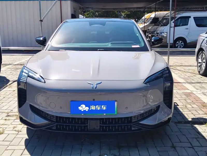 Hongqi eh7