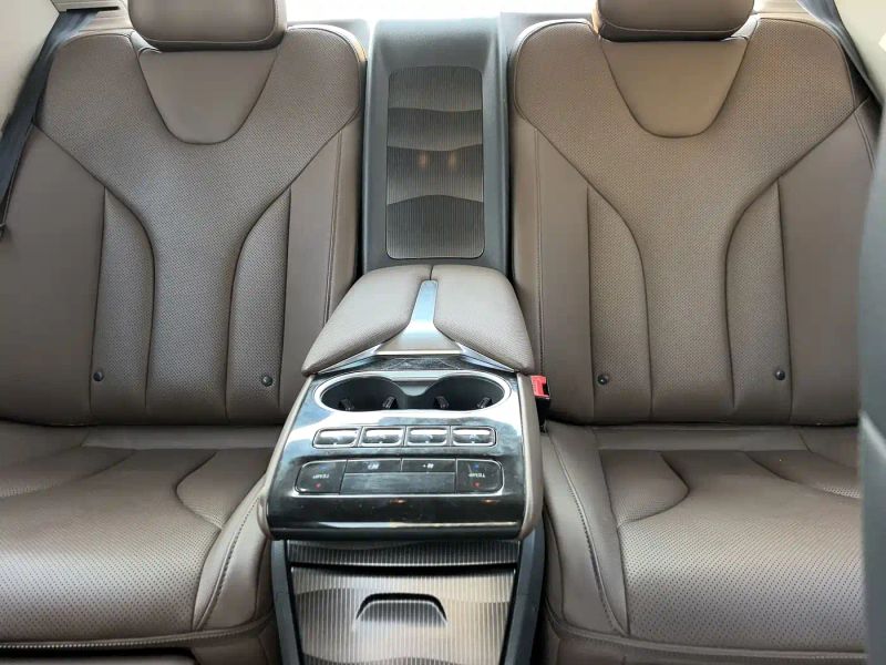 Hongqi eqm5