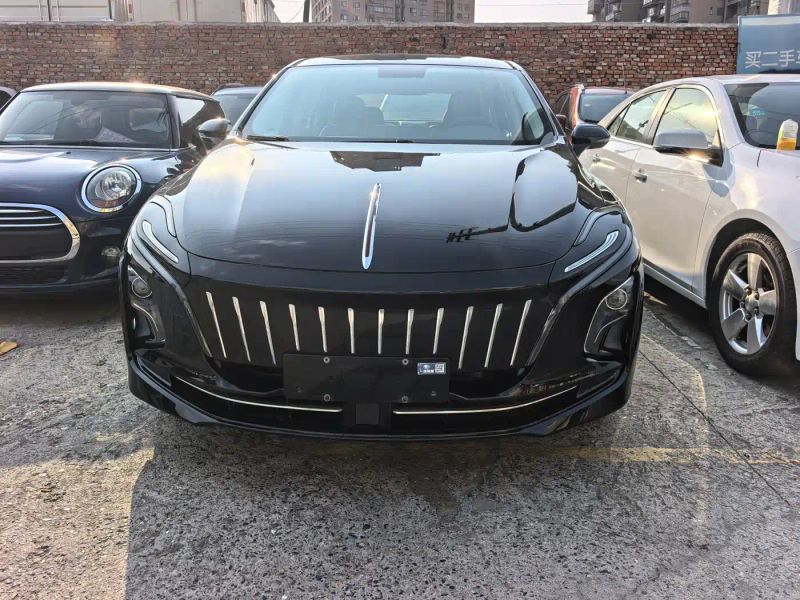 Hongqi eqm5