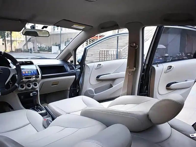 Lease" s1