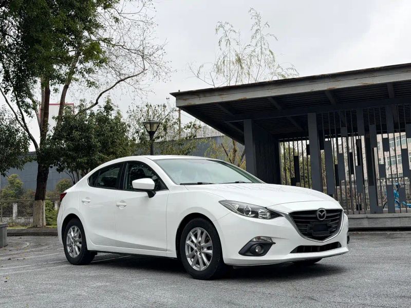 Mazda axela