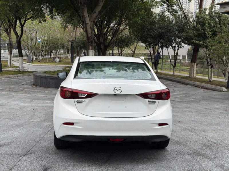 Mazda axela