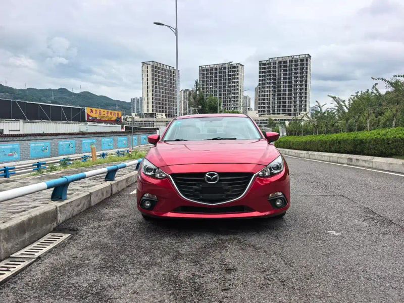 Mazda axela