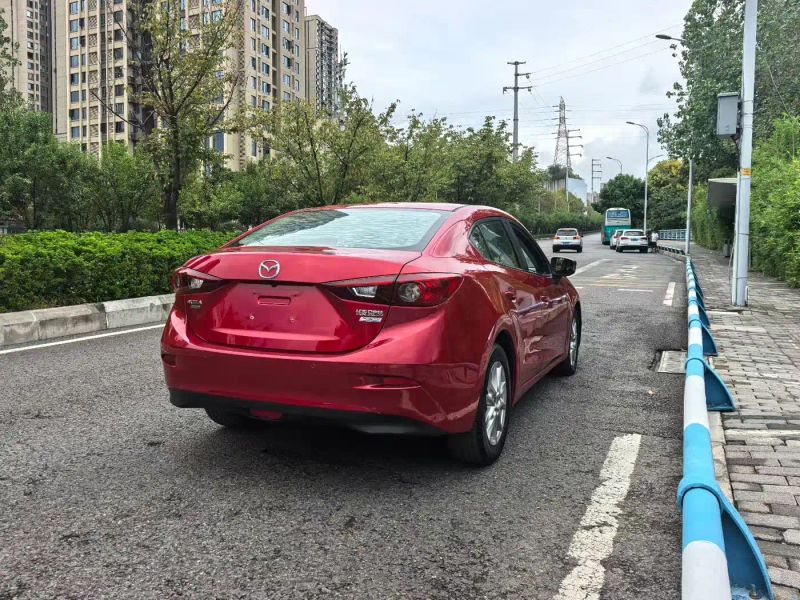 Mazda axela