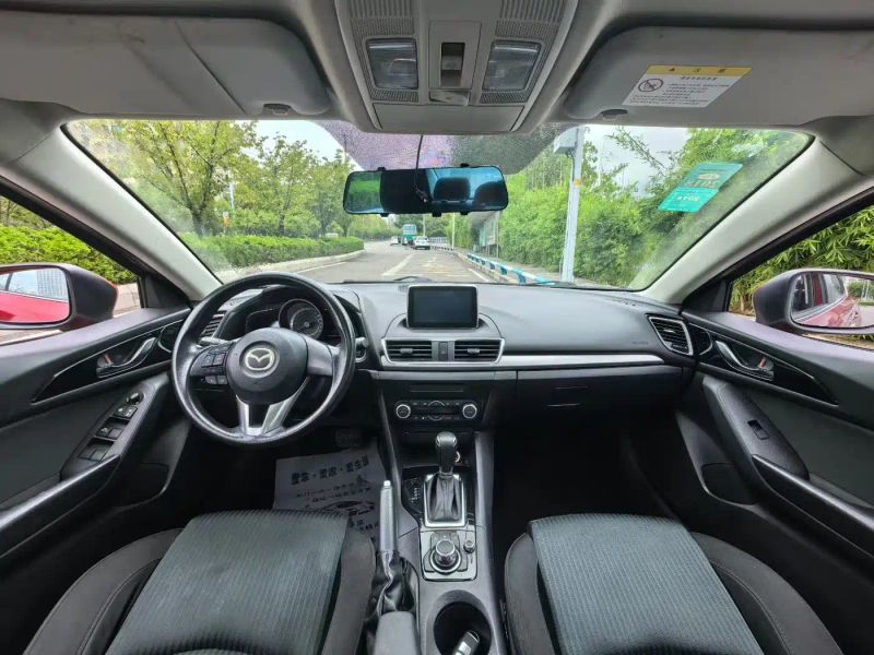Mazda axela