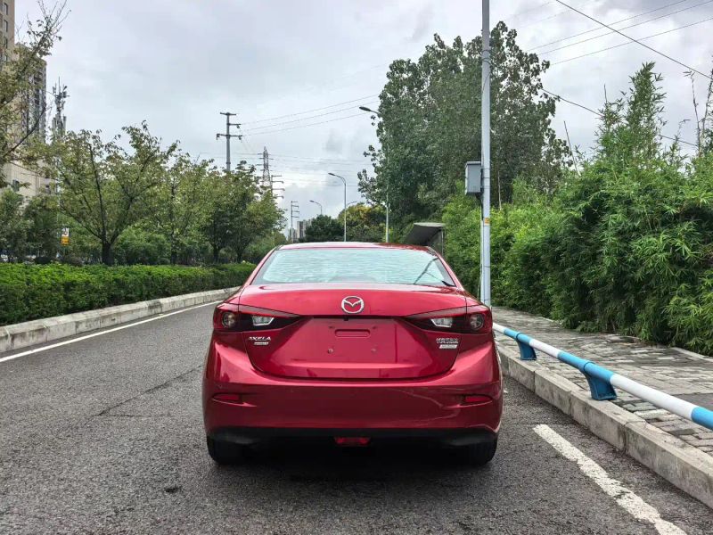 Mazda axela