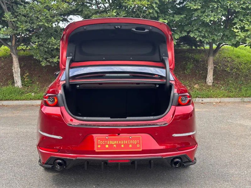 Mazda axela