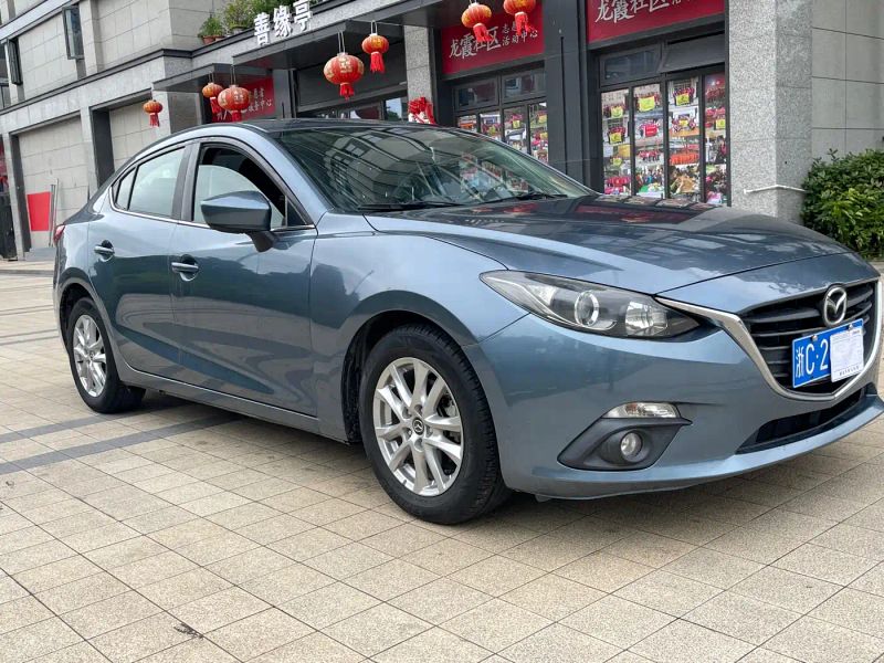 Mazda axela