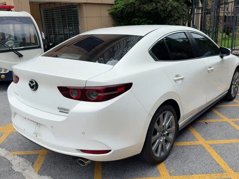 Mazda axela