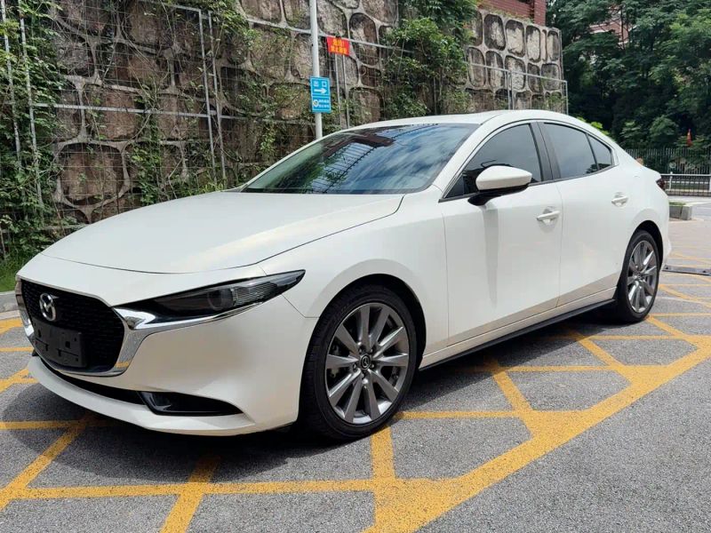 Mazda axela