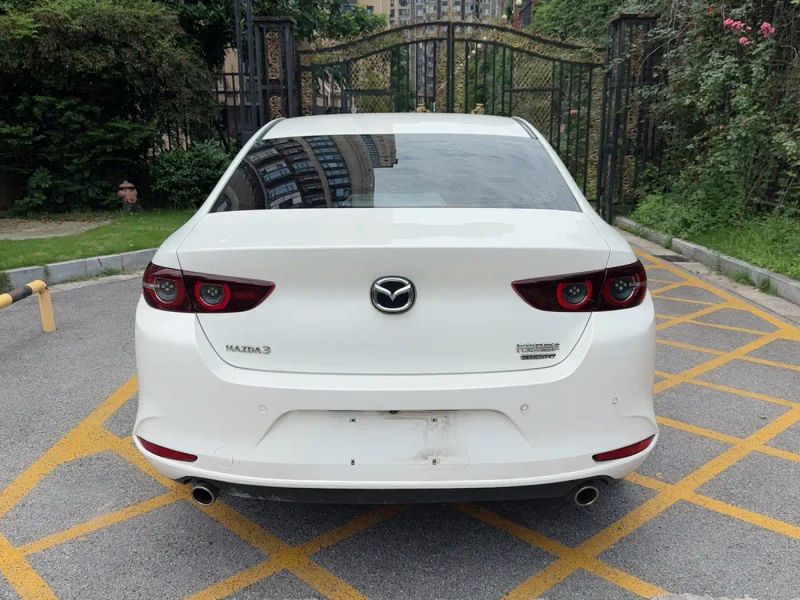 Mazda axela