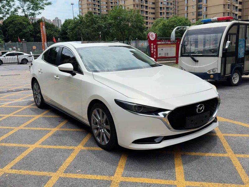 Mazda axela