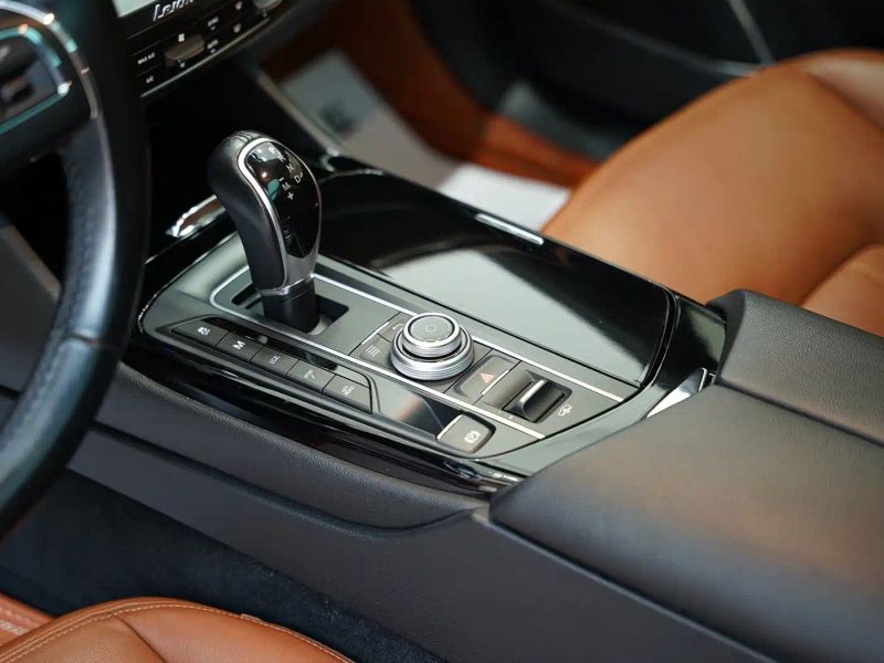 Maserati suv