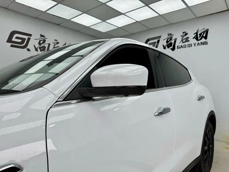 Maserati suv