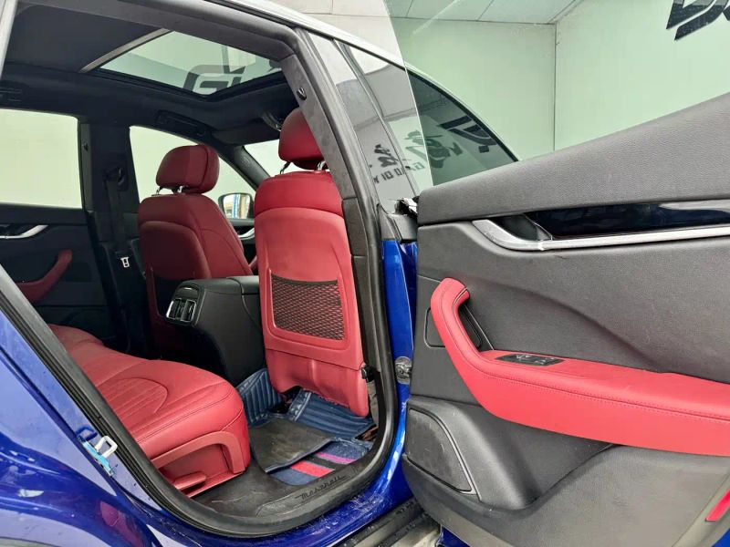 Maserati suv