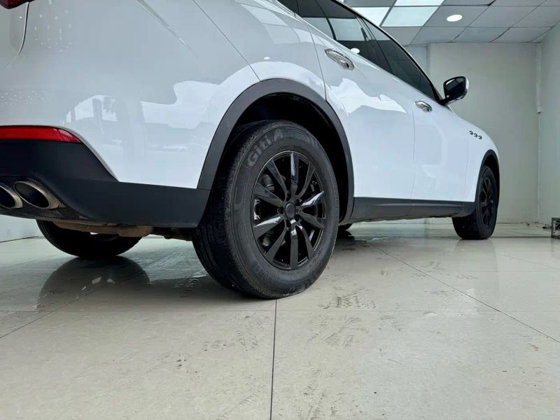 Maserati suv