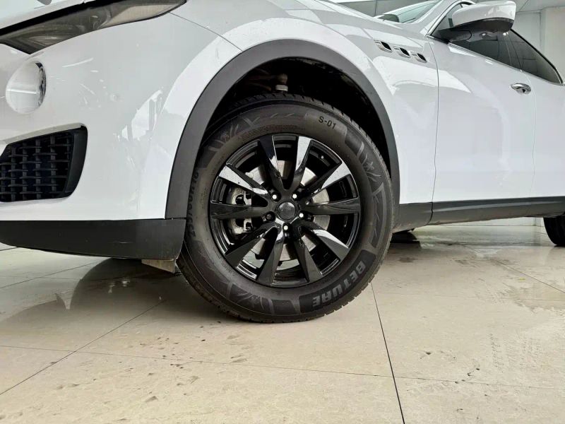Maserati suv