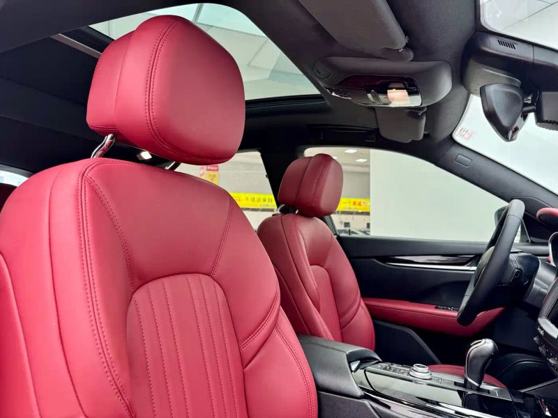 Maserati suv