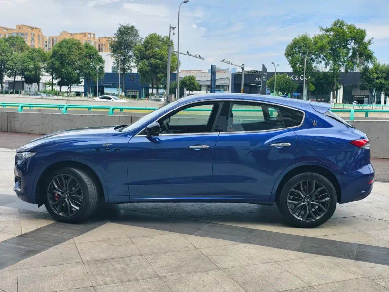 Maserati suv