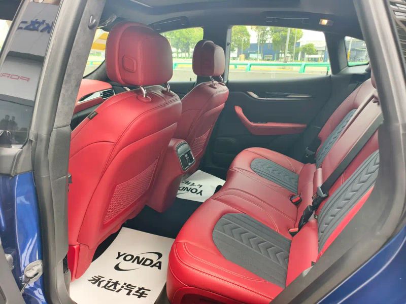 Maserati suv
