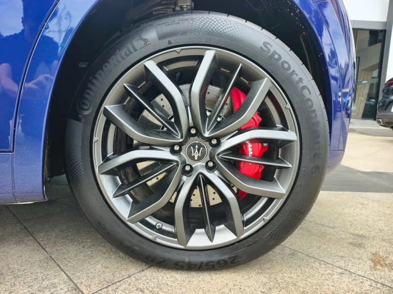Maserati suv