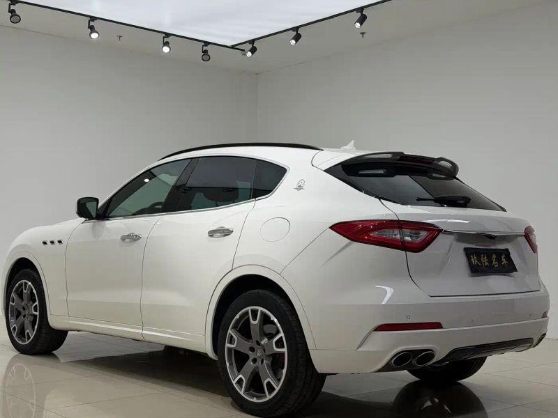 Maserati suv