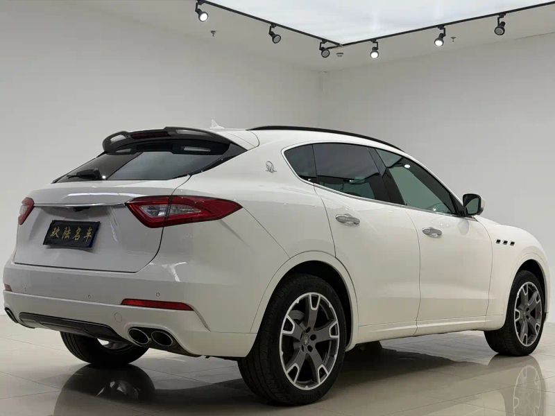 Maserati suv