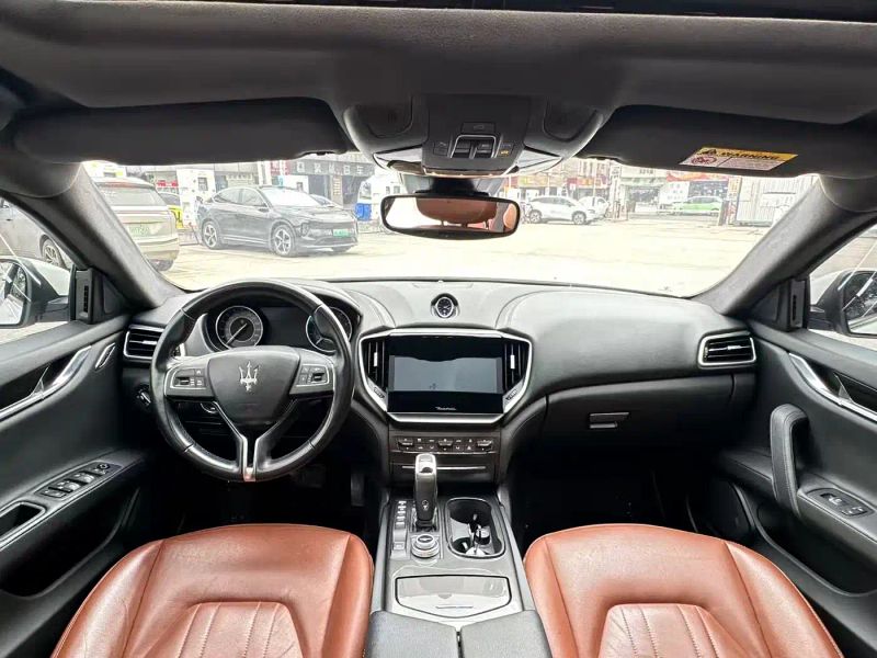 Maserati ghibli