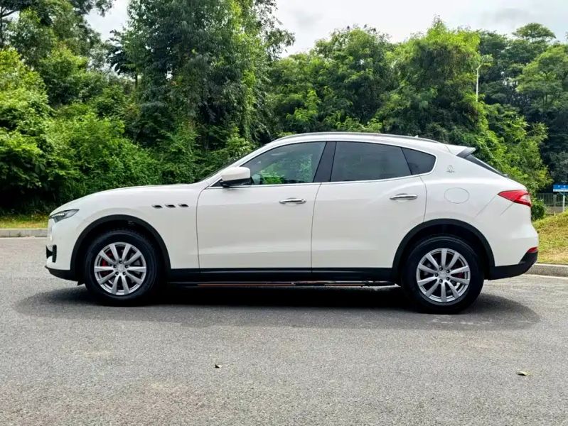 Maserati suv