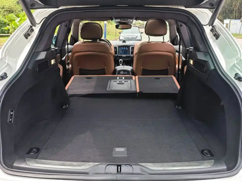 Maserati suv