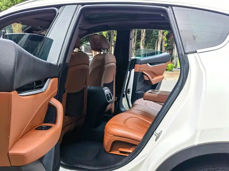 Maserati suv