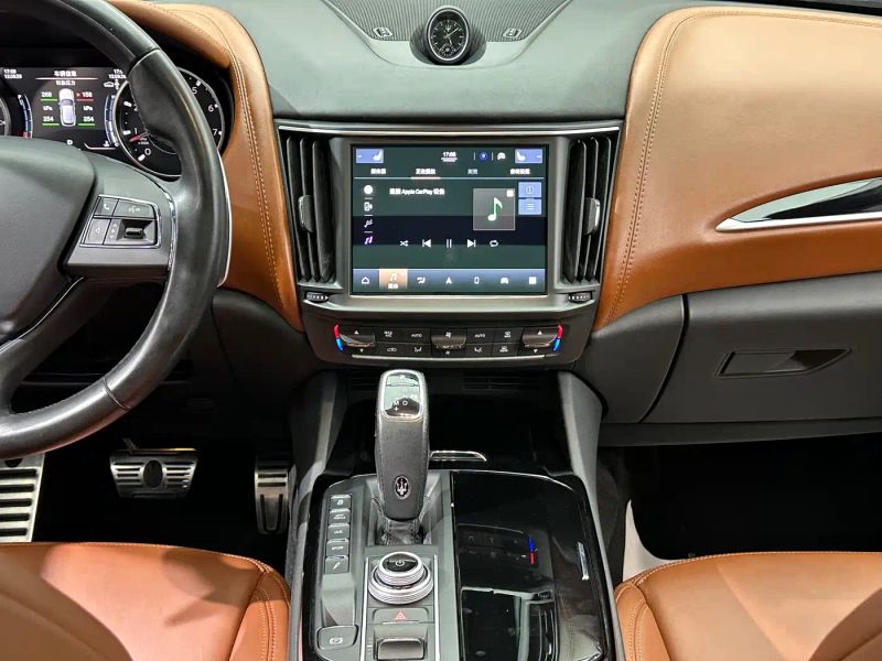 Maserati suv
