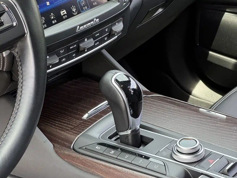 Maserati suv