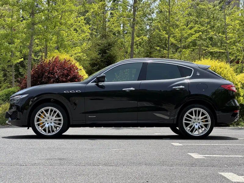 Maserati suv