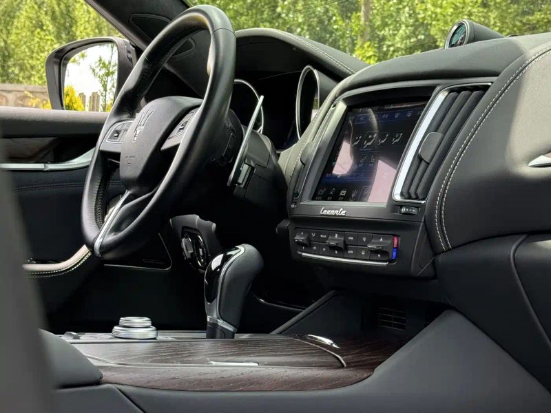 Maserati suv