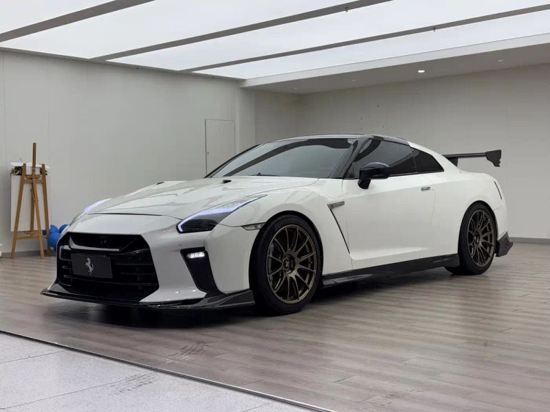 Nissan GT-R