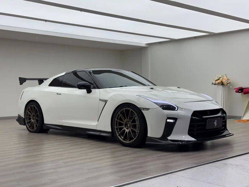 Nissan GT-R