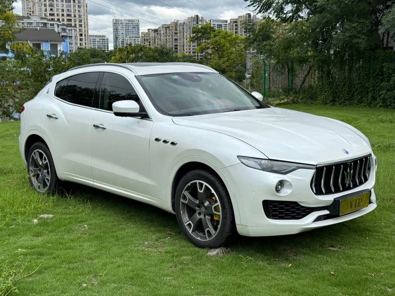 Maserati suv