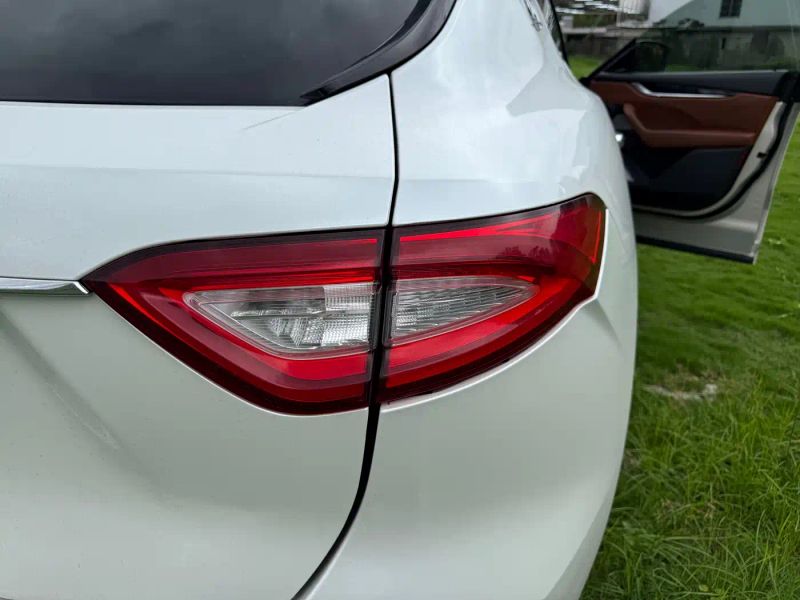 Maserati suv