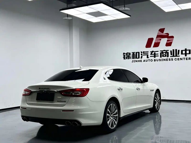 Maserati sedan