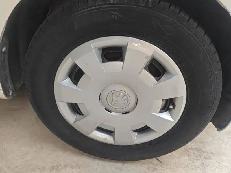 kemike sedan