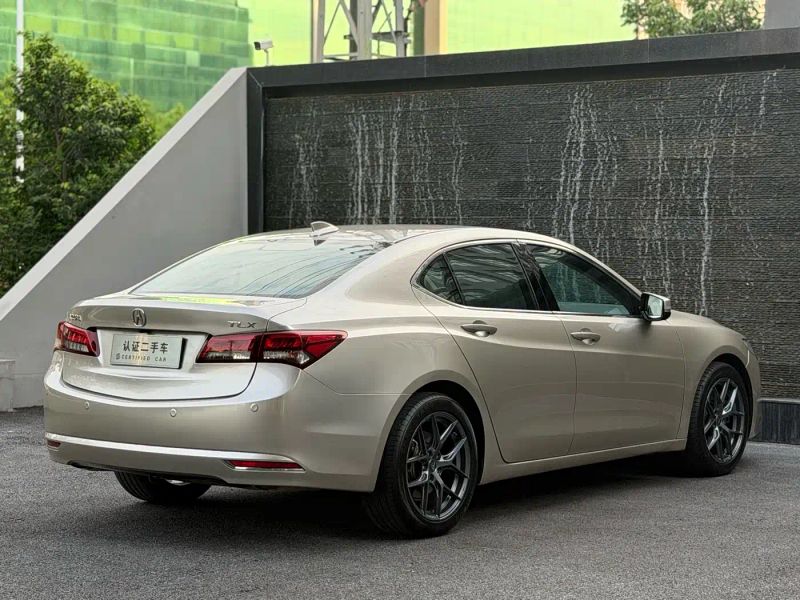 Acura TLX
