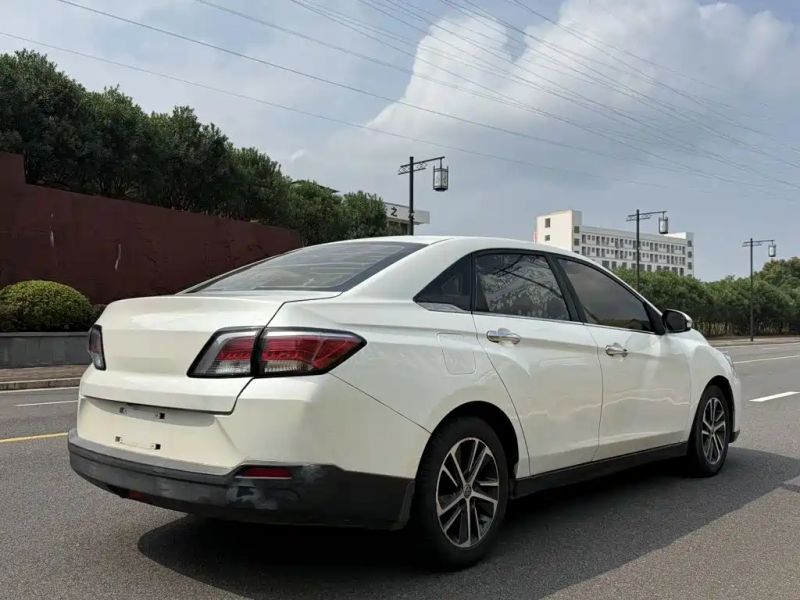 Venucia d60