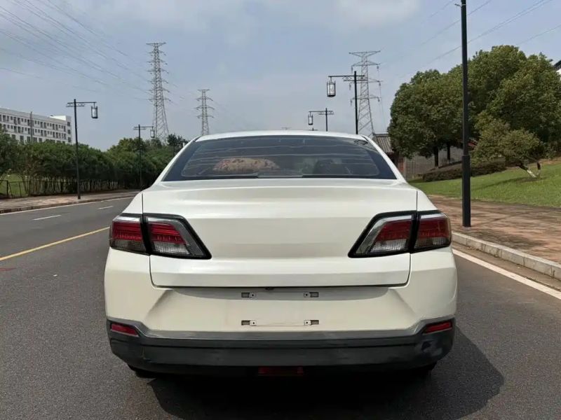 Venucia d60