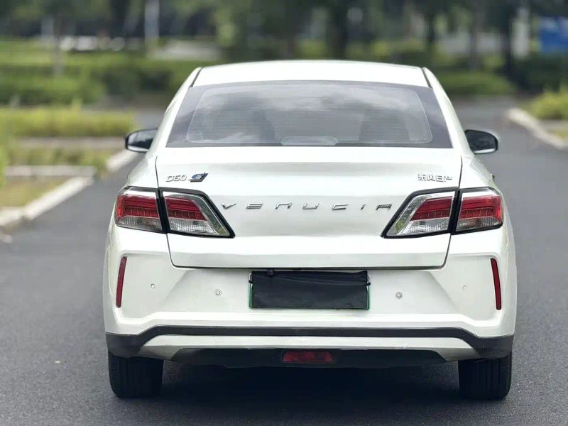 Venucia d60