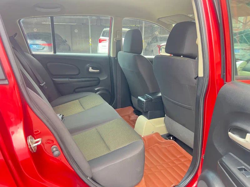 Venucia r50
